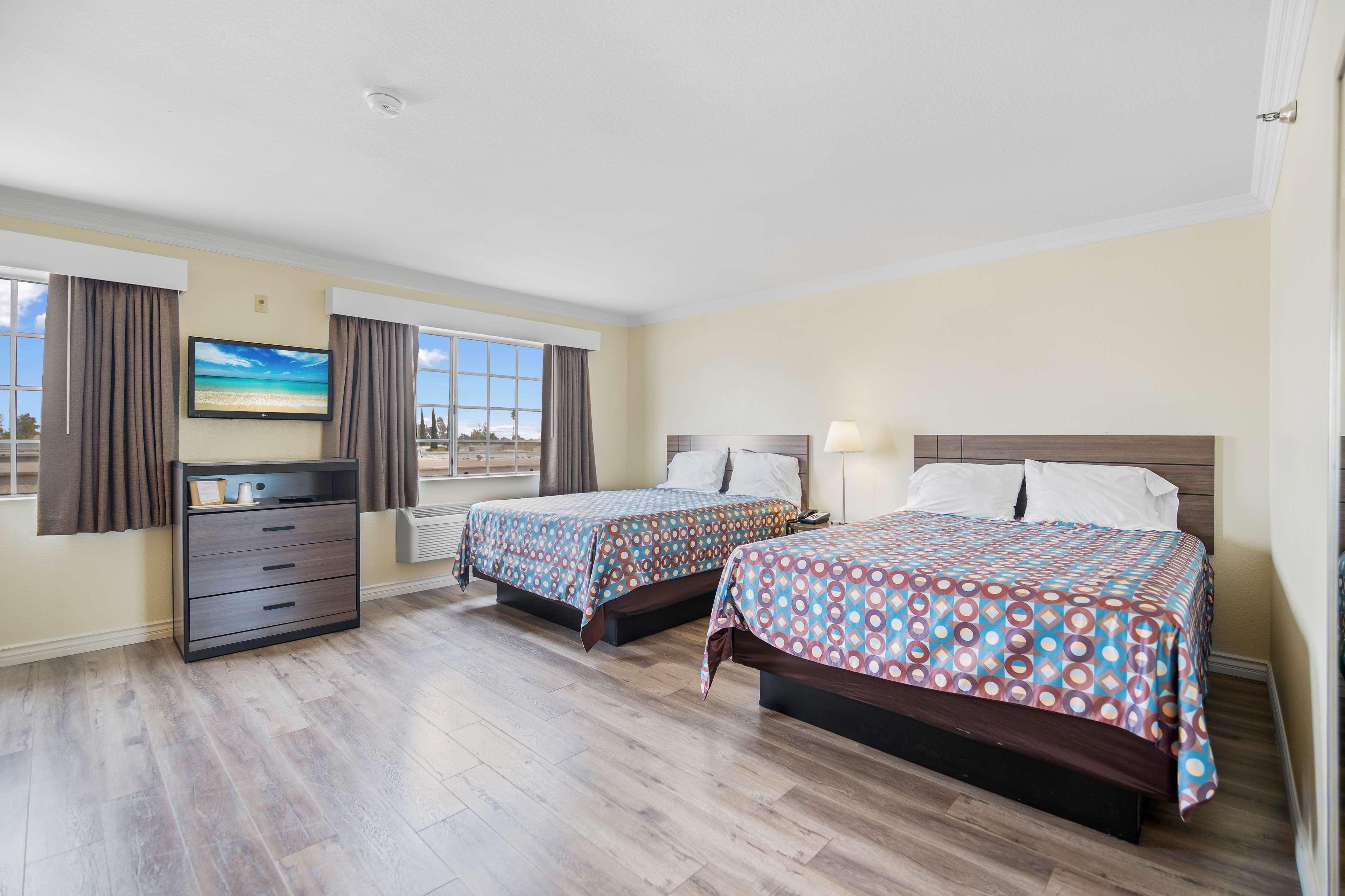 Fontana Hotel Екстериор снимка
